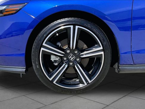 Used 2025 Honda Accord Sport image 11