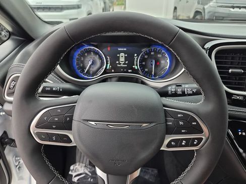 New 2027 Chrysler Pacifica Select w/ Family Tech Group FWD image 27