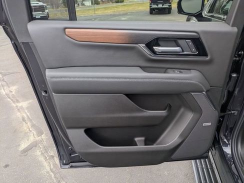 New 2026 GMC Yukon XL Denali w/ Denali Reserve Package image 28