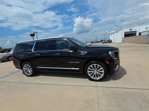 Used 2024 GMC Yukon XL Denali w/ Denali Reserve Package RWD image 5