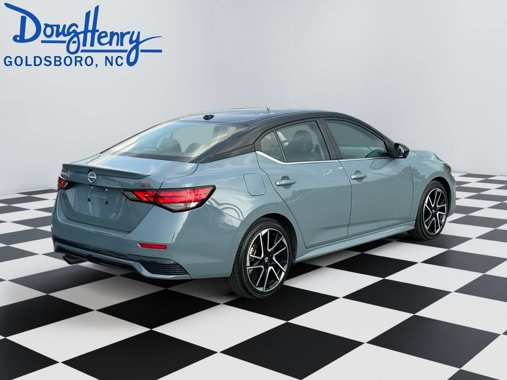 Used 2025 Nissan Sentra SR w/ SR Premium Package FWD image 5