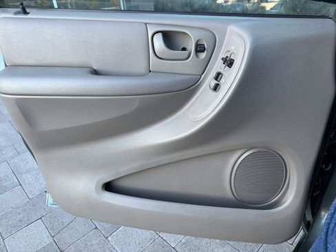 Used 2003 Dodge Grand Caravan Sport FWD image 60