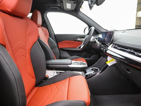 Used 2025 BMW X1 xDrive28i w/ Technology Package image 31