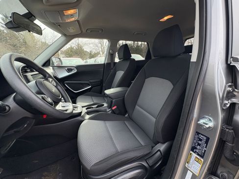 Used 2025 Kia Soul LX w/ LX Technology Package image 23