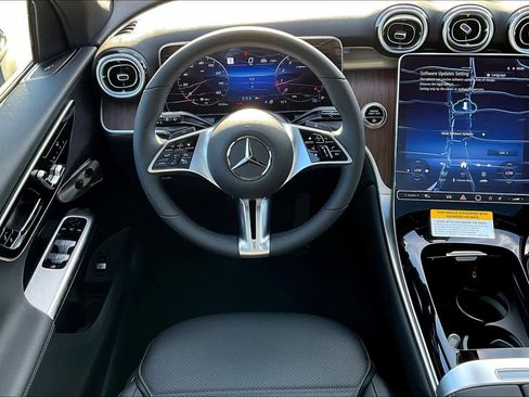 Used 2026 Mercedes-Benz GLC 300 image 6