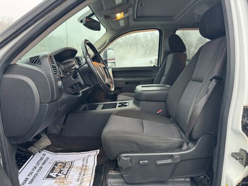 Used 2010 GMC Sierra 2500 SLE image 15