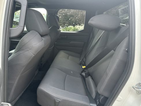 Certified 2025 Toyota Tacoma SR5 AWD/4WD image 28