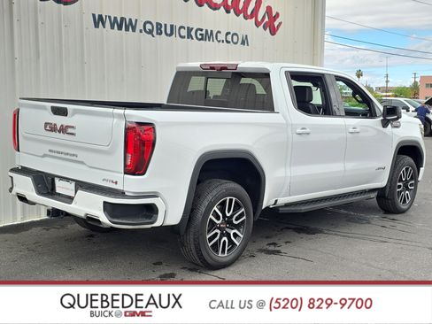 Used 2021 GMC Sierra 1500 AT4 w/ AT4 Value Package AWD/4WD image 9