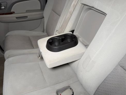 Used 2009 Chevrolet Suburban 2500 LT w/ Skid Plate Package image 18