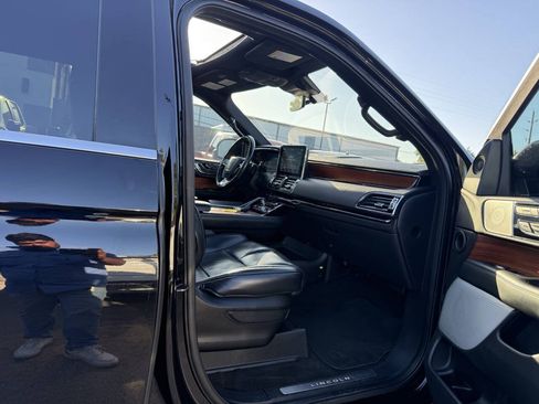 Used 2019 Lincoln Navigator Reserve AWD/4WD image 10