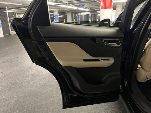 Used 2017 Jaguar F-PACE Prestige AWD/4WD image 20