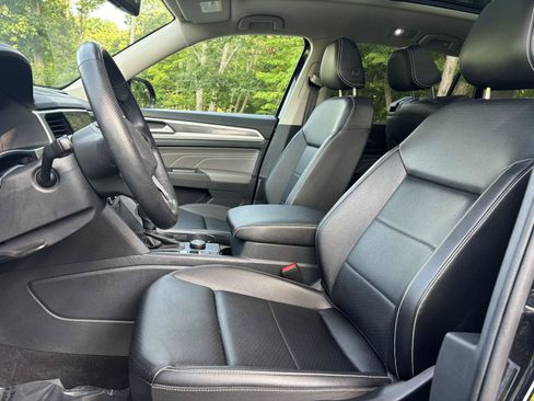 Used 2023 Volkswagen Atlas SEL R-Line AWD/4WD image 28