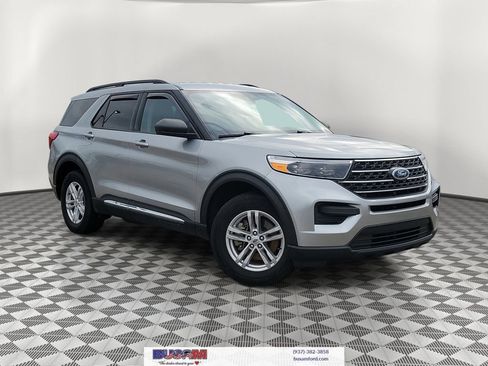 Certified 2023 Ford Explorer XLT AWD/4WD image 1
