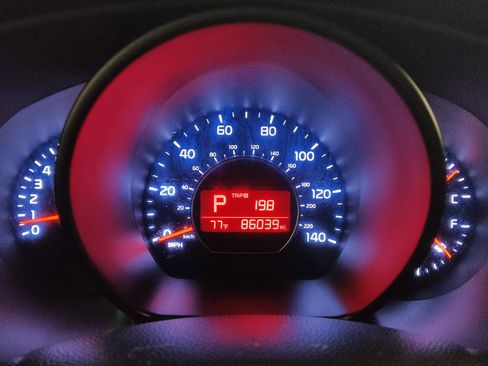Used 2019 Kia Soul + FWD image 23