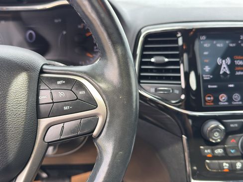 Used 2021 Jeep Grand Cherokee Laredo X AWD/4WD image 35