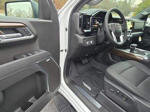 New 2026 GMC Sierra 1500 Elevation w/ Elevation Premium Package image 4