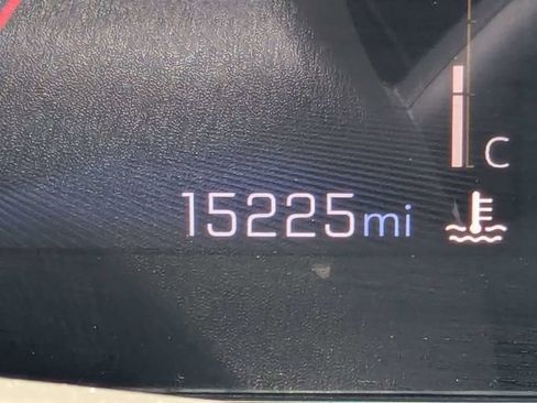 Used 2025 Chevrolet Trax LT FWD image 29