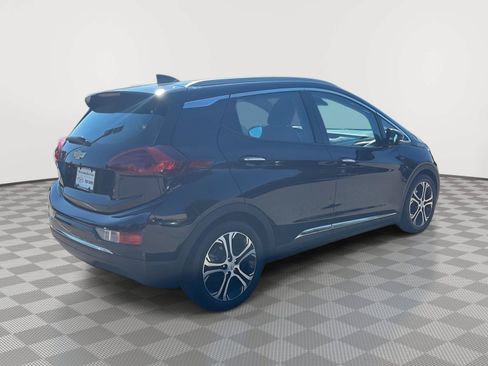 Used 2020 Chevrolet Bolt Premier w/ Infotainment Package FWD image 5