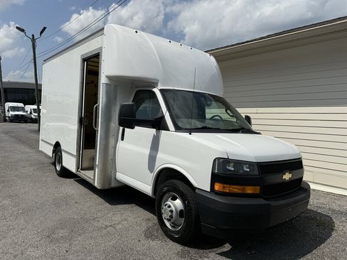 Used 2021 Chevrolet Express 3500 w/ Power Convenience Package RWD image 28