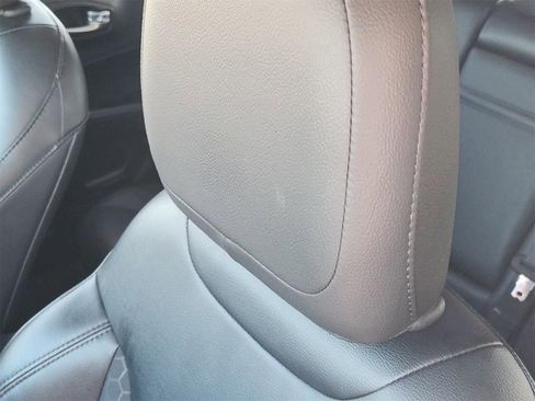 Used 2019 Jeep Compass Altitude image 14