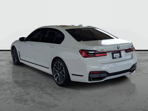 Used 2022 BMW 750i xDrive w/ M Sport Package AWD/4WD image 3