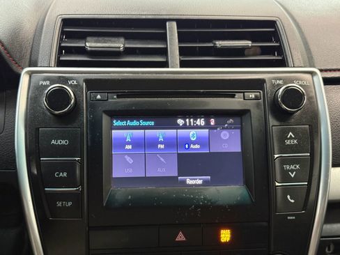 Used 2017 Toyota Camry SE image 32