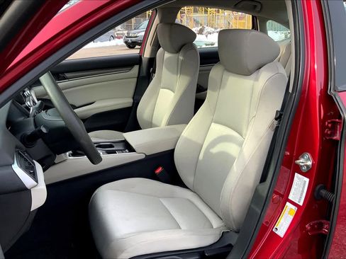 Used 2019 Honda Accord LX image 9