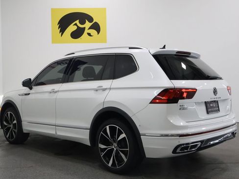 Used 2022 Volkswagen Tiguan SEL R-Line image 9