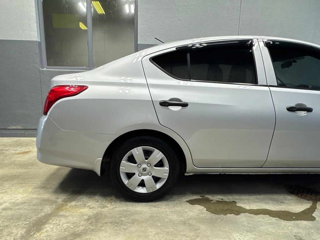 Used 2015 Nissan Versa S FWD image 5