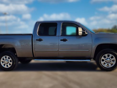 Used 2013 GMC Sierra 2500 SLE w/ SLE Preferred Package image 4