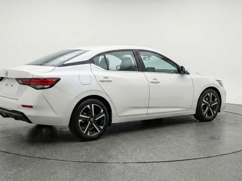 Used 2025 Nissan Sentra SV FWD image 9
