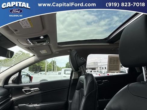 Used 2025 Kia Sportage EX w/ Premium Package FWD image 22