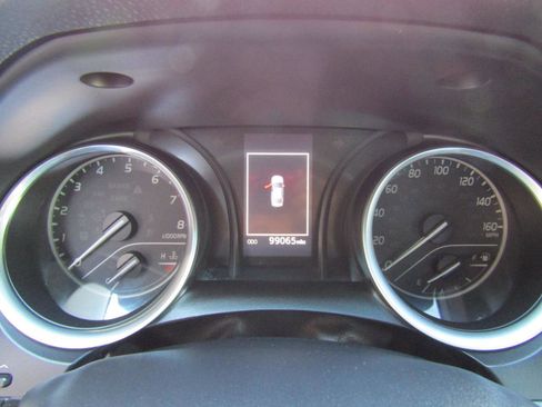 Used 2018 Toyota Camry SE image 14