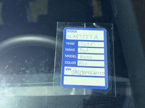 Used 2025 Ford Bronco Badlands AWD/4WD image 4
