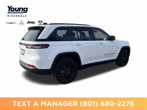 New 2026 Jeep Grand Cherokee Altitude AWD/4WD image 5