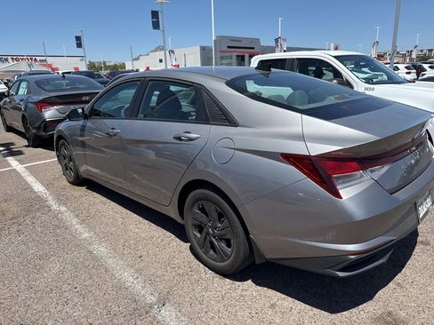 Used 2023 Hyundai Elantra SEL FWD image 4