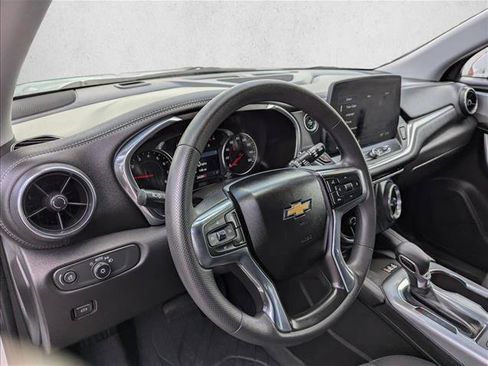 Used 2024 Chevrolet Blazer LT w/ Convenience Package FWD image 12