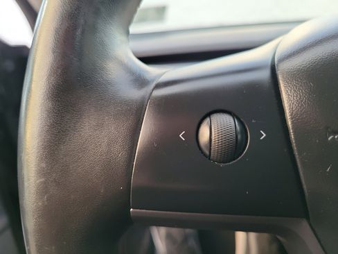 Used 2018 Tesla Model 3 Long Range image 7