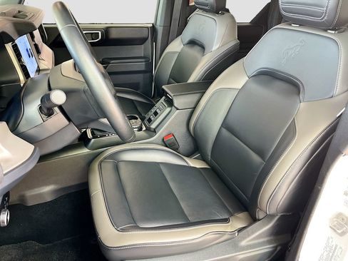 Used 2025 Ford Bronco Outer Banks AWD/4WD image 22