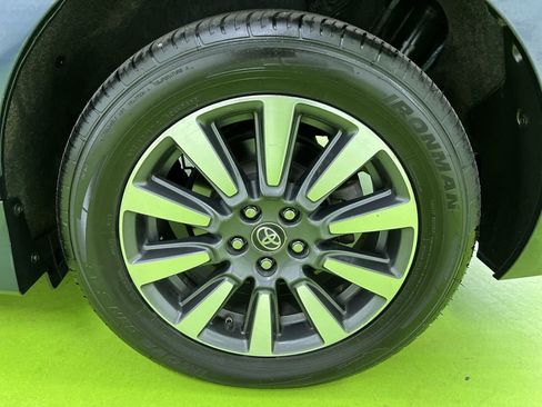 Used 2018 Toyota Sienna XLE AWD/4WD image 15