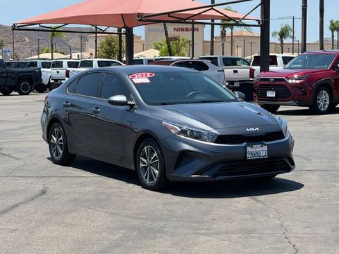 Used 2024 Kia Forte LXS FWD image 3