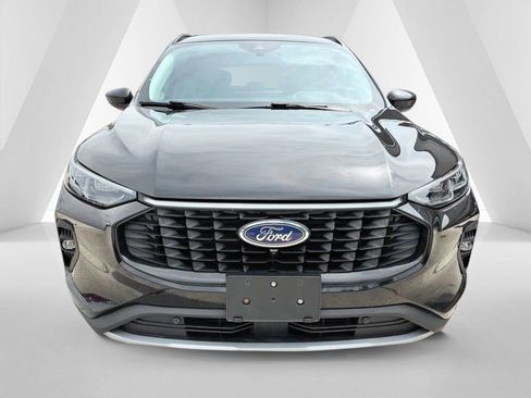 Used 2024 Ford Escape Platinum AWD/4WD image 2