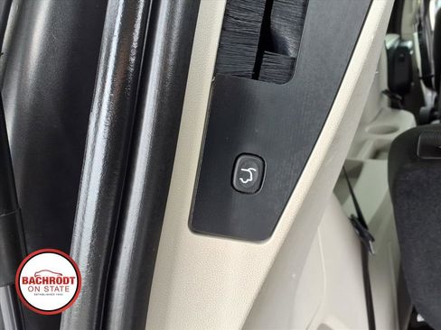 Used 2016 Dodge Grand Caravan SXT w/ Rear Park Assist Package FWD image 30