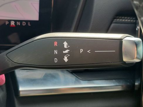 Used 2025 GMC Terrain Elevation w/ Elevation Premium Package AWD/4WD image 31