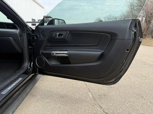 Used 2019 Ford Mustang GT Premium w/ Equipment Group 401A image 8