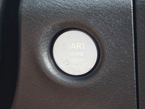 Used 2022 Nissan Frontier PRO-4X image 24