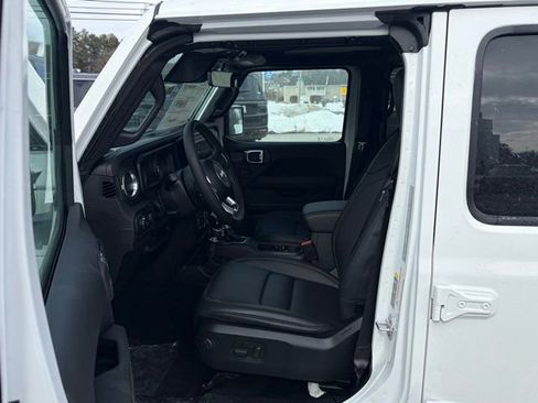 New 2026 Jeep Wrangler Unlimited Sahara AWD/4WD image 15