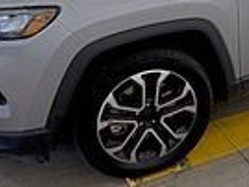 Certified 2023 Jeep Compass Limited AWD/4WD image 9