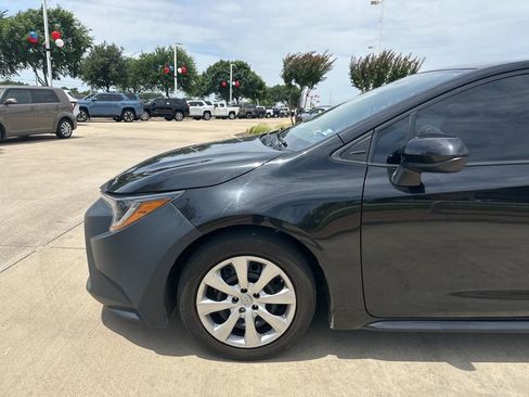 Used 2021 Toyota Corolla LE FWD image 6