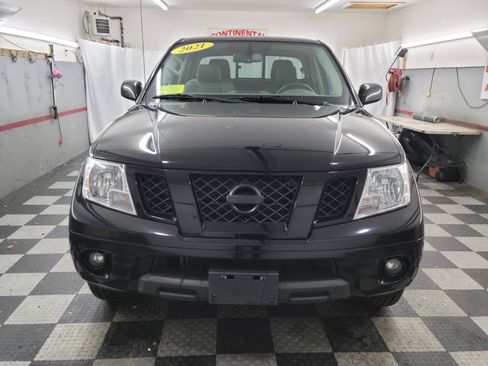 Used 2021 Nissan Frontier SV w/ Midnight Edition Floor Mats image 6